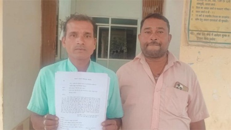 लोन का लालच देकर 38 हजार के मुर्गे खा गया बैंक मैनेजर