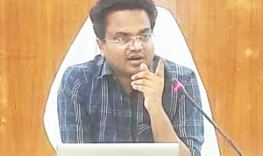 एसबीएम के कार्यों  में लापरवाही 10   सचिव को नोटिस