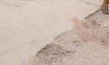 अधूरे कार्यों को चुनाव से पहले कराना है पूरा, ठेकेदारों को मना रहे पार्षद