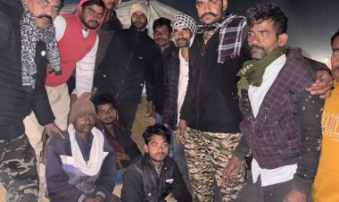 शिवपुरी में धान से भरी ट्रैक्टर-ट्रॉली पलटी:दबे किसानों को पुलिस ने निकाला बाहर, डबरा अनाज मंडी जा रहे थे