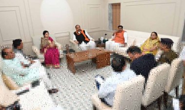 दीपोत्सव:  उप मुख्यमंत्री शर्मा ने किया दीप प्रज्ज्वलित