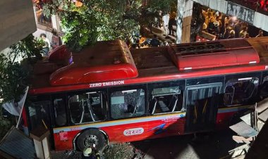 मुंबई में BEST की 332 नंबर की बस ने बेकाबू होकर कई गाड़ियों को टक्कर, अबतक 6 की मौत