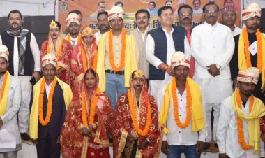 अटल सामुदायिक भवन बिलौजी 16 जोड़े विवाह बंधन में बधे