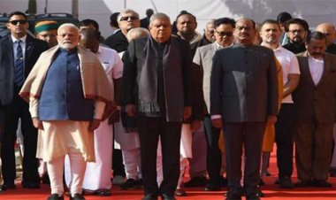 संसद भवन पर हमले के शहीदों को मोदी की श्रद्धांजलि