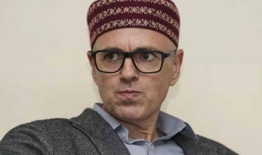 उमर अब्दुल्ला ने कांग्रेस को दे दी नसीहत- ‘यह नहीं कह सकते EVM पर भरोसा नहीं, रोना बंद कर हार स्वीकार करें’