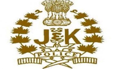 जम्मू-कश्मीर में दम घुटने से सेवानिवृत्त पुलिस उपाधीक्षक समेत छह लोगों की मौत