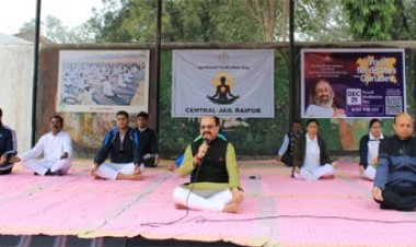 प्रथम अंतर्राष्ट्रीय ध्यान दिवस पर केंद्रीय जेल में योग एवं ध्यान शिविर आयोजित