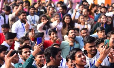 देश की सबसे बड़ी एलुमनी मीट ‘नवोत्सव’ आज इंदौर में:देशभर से जुटे 8000 से ज्यादा पूर्व छात्र, अपनी यादों को एक दूसरे से साझा करेंगे, वर्ल्ड रिकॉर्ड बनने की संभावना