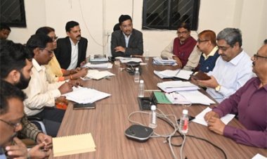 छात्रावास-आश्रम भवन निर्माण में गुणवत्ता और समयसीमा पर दें विशेष ध्यान - प्रमुख सचिव बोरा