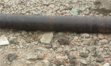 खिलचीपुर में बार-बार पाइपलाइन फूटने से लोग परेशान:सीएमओ बोले- रोड निर्माण कार्य के शुरू होने की नहीं दी जाती सूचना