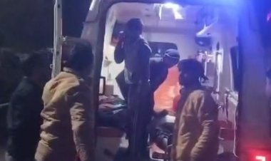 अज्ञात वाहन ने बाइक सवार दो लोगों को मारी टक्कर:एक की मौत दूसरा गंभीर घायल, टीकमगढ़ झांसी हाईवे पर हुआ हादसा