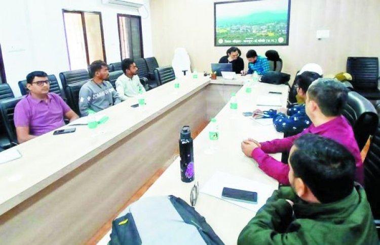 आधार पोर्टल पर जिले का नाम अपडेट, संचालन प्रक्रिया पर प्रशिक्षण आयोजित