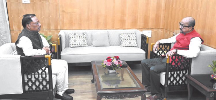 कल शाम रमन से भेंट के बाद सीएम की सुबह डेका से वन टू वन