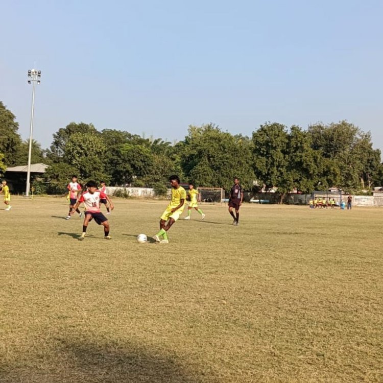 सीहोर में हो रही एमपीपीए फुटबाल प्रतियोगिता:चर्च मैदान पर देश-विदेश के फुटबाल खिलाड़ियों ने किया प्रदर्शन, 1-1 से ड्रॉ रहा मैच