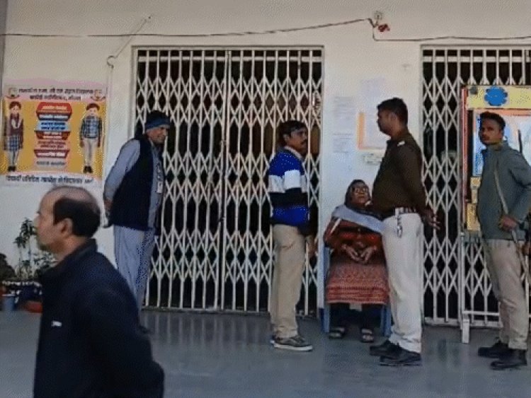 सीएम राइज स्कूल में छात्र से छेड़छाड़:भोपाल में आरोपी टीचर गिरफ्तार; परिजन का हंगामा, बोले-सर गंदे काम करने को कहते हैं