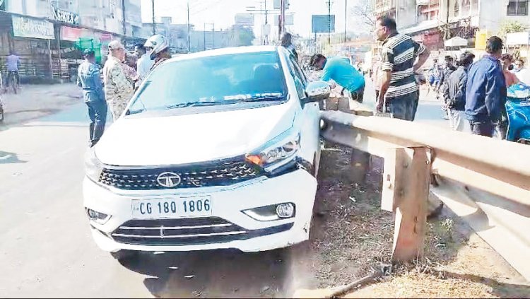 बस ने पुलिस कार को मारी टक्कर, बड़ा हादसा टला