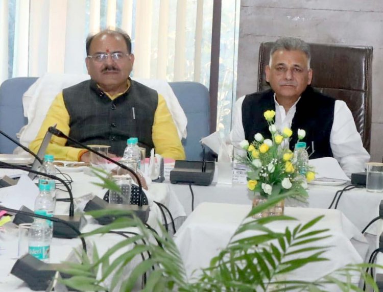 आमजन को उच्च स्तरीय नि:शुल्क स्वास्थ्य सुविधाएं प्रदान करें : मंत्री परमार