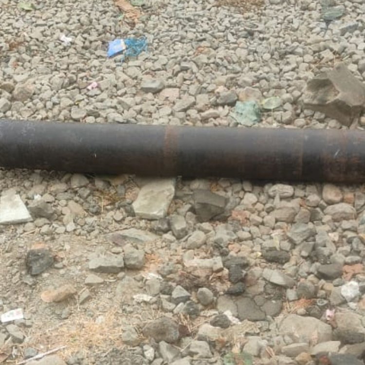 खिलचीपुर में बार-बार पाइपलाइन फूटने से लोग परेशान:सीएमओ बोले- रोड निर्माण कार्य के शुरू होने की नहीं दी जाती सूचना