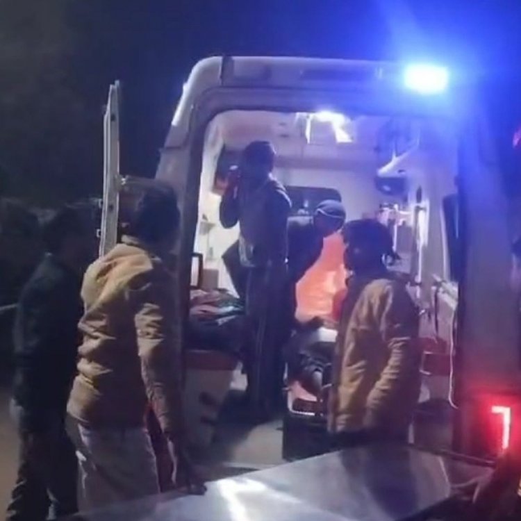 अज्ञात वाहन ने बाइक सवार दो लोगों को मारी टक्कर:एक की मौत दूसरा गंभीर घायल, टीकमगढ़ झांसी हाईवे पर हुआ हादसा