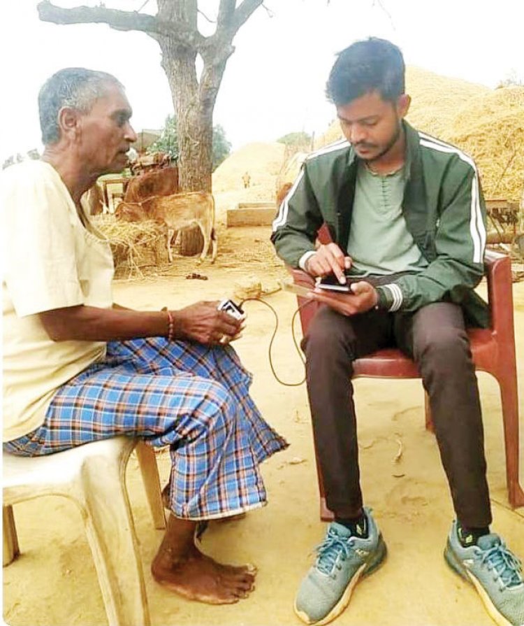 डोर-टू-डोर जाकर बनाया जा रहा आयुष्मान कार्ड