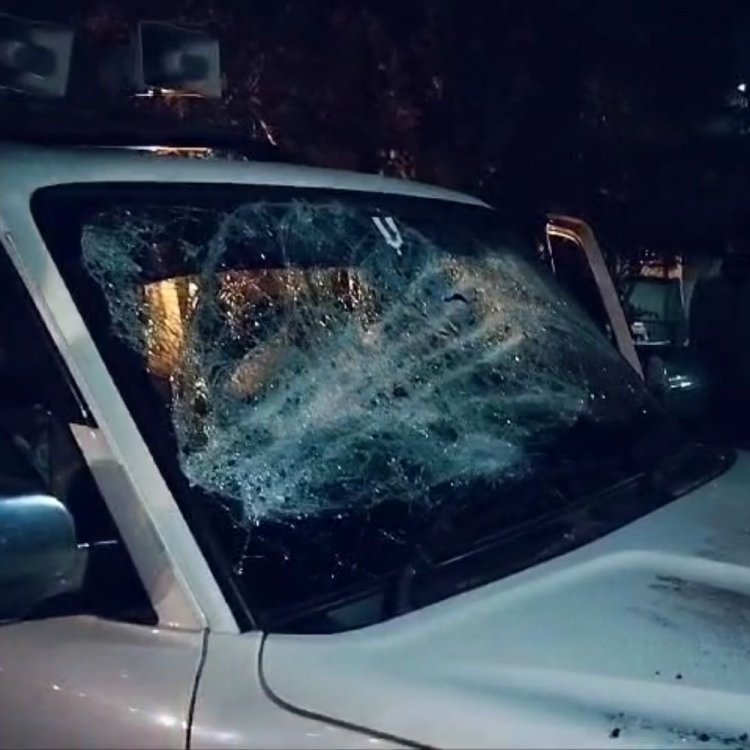 आगर मालवा में जनपद अध्यक्ष प्रतिनिधि के वाहन में तोड़फोड़:सोलर कंपनी के काम को लेकर हुआ विवाद, विधायक गहलोत पर लगाया गंभीर आरोप