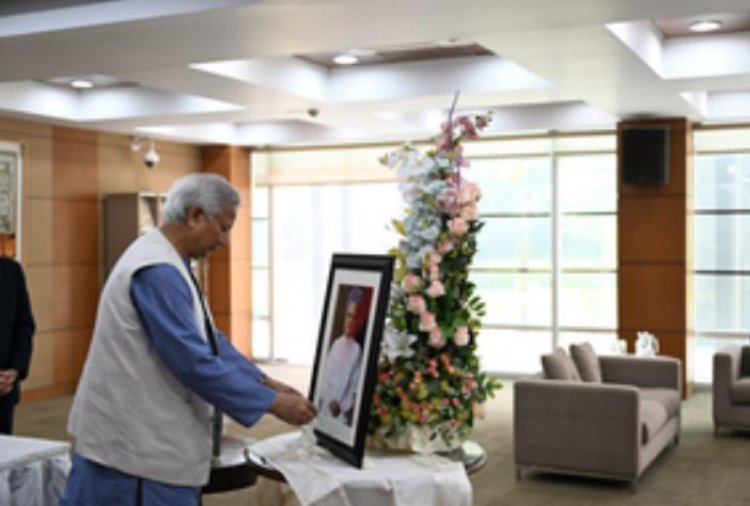 बांग्लादेश : मुख्य सलाहकार मोहम्मद यूनुस ने भारतीय उच्चायोग जाकर डॉ. मनमोहन सिंह को दी श्रद्धांजलि
