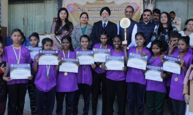 सेवा भारती मध्य भारत की बालिका खो-खो प्रतियोगिता:प्रतियोगिता में 6 टीमें शामिल, साकेत मंडल विजेता घोषित