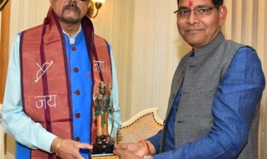 राज्यपाल डेका से खेल मंत्री वर्मा ने सौजन्य भेंट की