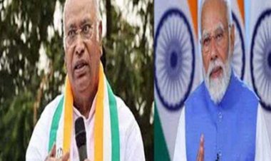 बजट में महंगाई कम करने की योजना बताएँ मोदी: खरगे