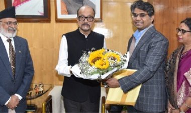 राज्यपाल डेका से डॉ. सी.व्ही. रमन विश्वविद्यालय के कुलाधिपति ने भेंट की