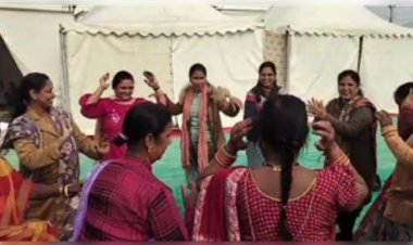 महाकुंभ : मकर संक्रांति के अवसर पर मेला क्षेत्र में बिहू नृत्य का भव्य आयोजन