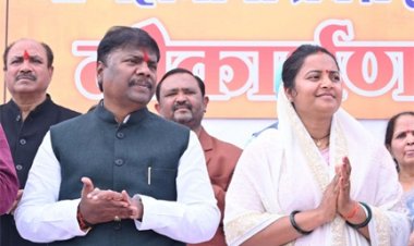 मंत्री लक्ष्मी राजवाड़े माँ महामाया मंदिर के प्रवेश द्वार के लोकार्पण में हुई शामिल