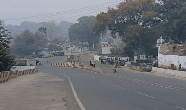 सागर में तापमान गिरा, 9.7 डिग्री रिकॉर्ड:सुबह से छाया रहा कोहरा, शीतलहर चलने से ठिठुरे लोग, स्कूलों की छुट्‌टी