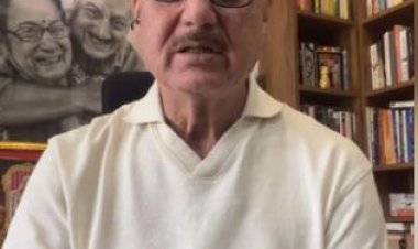 कश्मीरी पंडितों के पलायन को 35 साल, अनुपम खेर ने किया भावुक पोस्ट