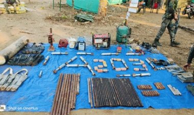 नक्सलियों को एक और झटका, हथियारों का जखीरा जवानों ने किया जब्त