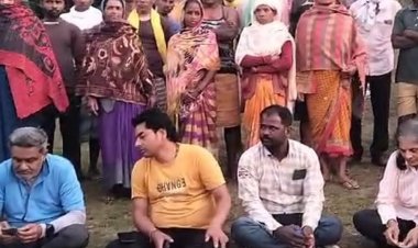 नर्मदा परिक्रमा कर रहे IAS को ग्रामीणों ने रोका:मंडला में बांध सर्वेयर समझकर 3 घंटे तक बनाया बंधक, 31 गांव डूब क्षेत्र में आने से विरोध