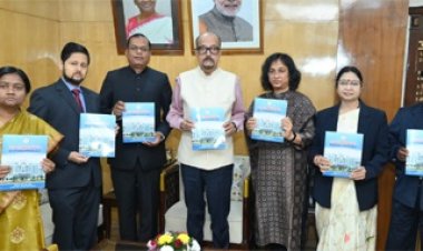 राज्यपाल डेका को लोक सेवा आयोग की कार्यवाहक अध्यक्ष सुश्री शांडिल्य ने वार्षिक प्रतिवेदन सौंपा