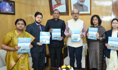 राज्यपाल डेका को लोक सेवा आयोग की कार्यवाहक अध्यक्ष सुशांडिल्य ने वार्षिक प्रतिवेदन सौंपा