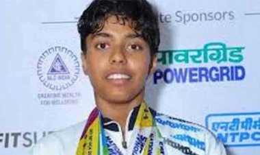 नेशनल रिकार्ड तोडने वाली धिनिधी ने तीन गोल्ड जीतकर मचाया तहलका