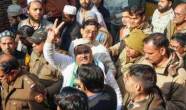 दिल्ली चुनाव 2025 : क्या ताहिर हुसैन की एंट्री से मुस्तफाबाद में बदलेगा मुस्लिम वोटरों का रुख, जानें क्या हैं चुनौतियां