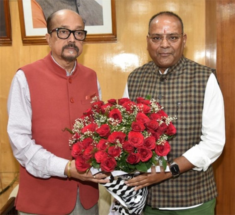 राज्यपाल डेका से विधायकगणों ने सौजन्य भेंट की