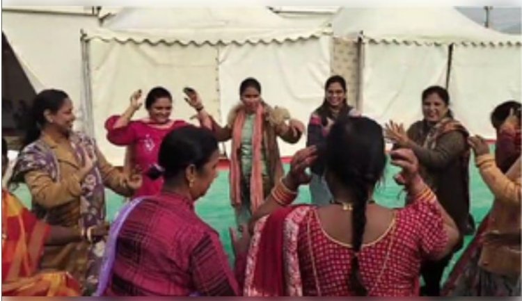 महाकुंभ : मकर संक्रांति के अवसर पर मेला क्षेत्र में बिहू नृत्य का भव्य आयोजन