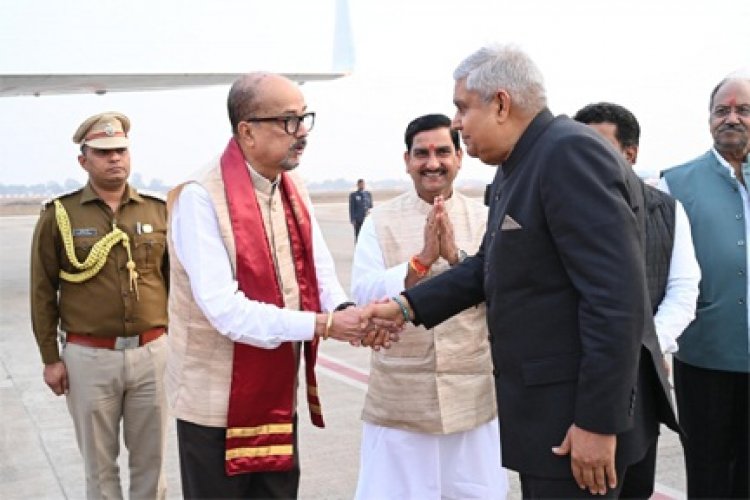 उपराष्ट्रपति धनखड़ को एयरपोर्ट में दी गई भावभीनी बिदाई