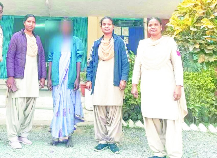 मानसिक कमजोर महिला को भेजा सेंदरी अस्पताल