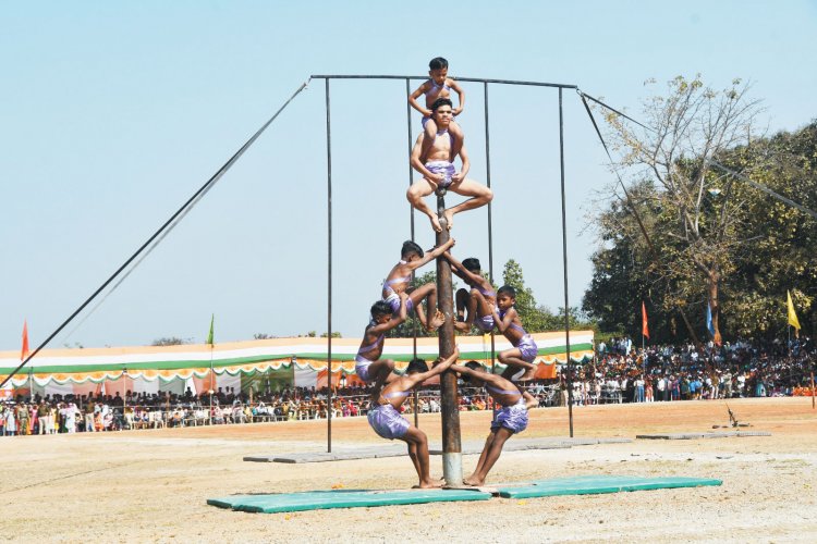 रंगारंग गीतों ने जगाया देश प्रेम