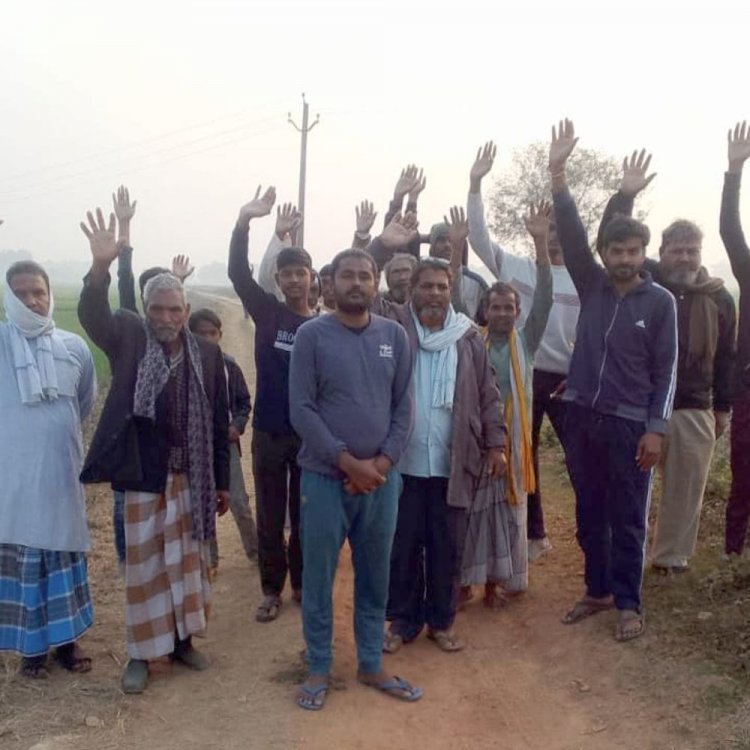 कब्रिस्तान स्थानांतरण को लेकर अल्पसंख्यक समुदाय का विरोध:सैकड़ों साल पुराने कब्रिस्तान को 2 किमी दूर शिफ्ट करने पर भड़के, आंदोलन की दी धमकी