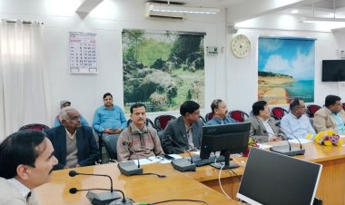 मिर्जापुर में 50 युवाओं के लोन आवेदन रद्द:शहर में जाम से उद्योग प्रभावित; शास्त्री सेतु 2 घंटे खुलेगा