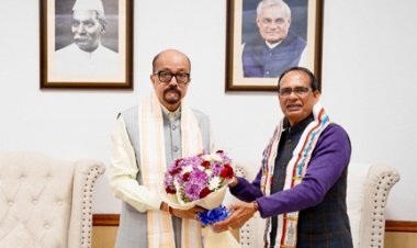 भारत के कृषि और किसान कल्याण मंत्री चौहान से राज्यपाल  डेका ने सौजन्य भेंट की