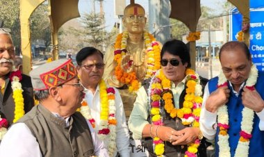 सेन समाज का साप्ताहिक श्रृंगार दर्शन कार्यक्रम:सेवानिवृत्त अधिकारियों का किया सम्मान, महाकुंभ हादसे में दिवंगत को दी श्रद्धांजलि