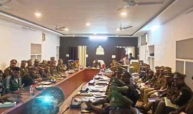 आम जनता से शिष्ट व्यवहार करें अधिकारी:एसपी ने दिए सख्त निर्देश, बोले- सोशल मीडिया पर बढ़ती अफवाहों पर अलर्ट रहें